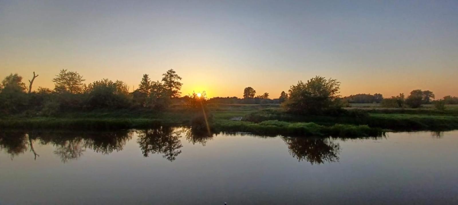 Domki Kempingowe Moto Przystan Brochów Exteriér fotografie